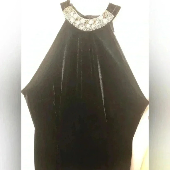 Beaded Mock-Neck Velvet Jumpsuit Multiple sizes - Picture 9 of 15